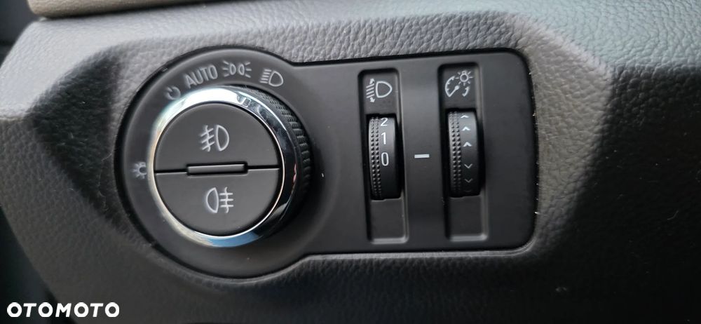 Chevrolet Cruze 1.8 LT+ - 37