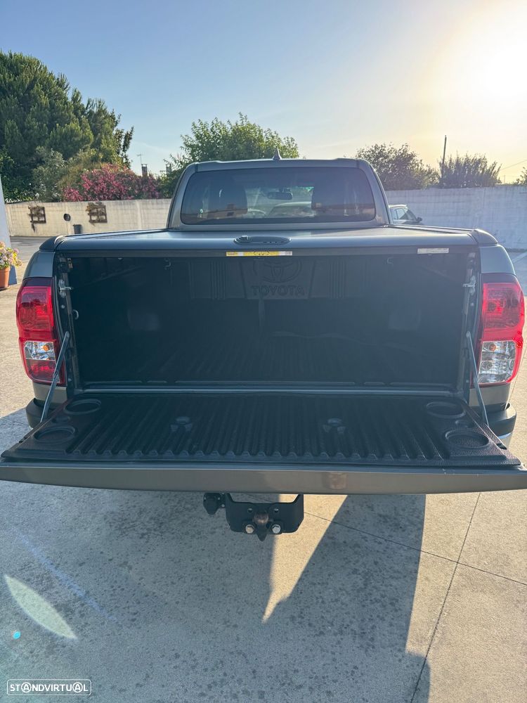 Toyota Hilux 2.4 D-4D 4WD Trial - 16