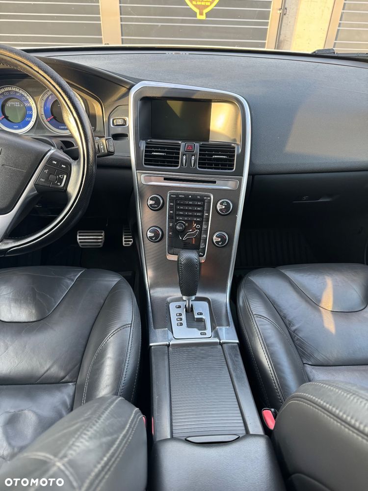 Volvo XC 60 D3 AWD R Design - 9
