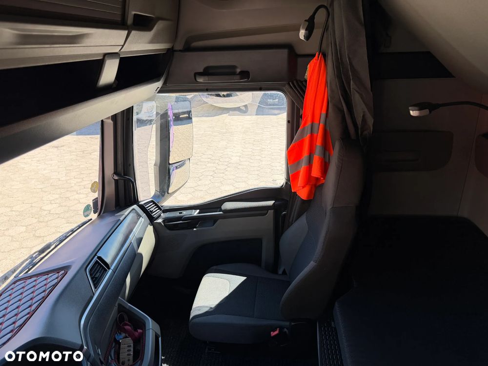 MAN TGX 18.430 MEGA / RETARDER / 3 SZTUKI / BIAŁY KOLOR OKLEJONY FOLIĄ / 1 WŁAŚCICIEL / SALON POLSKA / LOW DECK / KLIMA POSTOJOWA / MAŁE PRZEBIEGI TYLKO 360-420 TYS. KM / 2022 ROK PRODUKCJI !! - 30