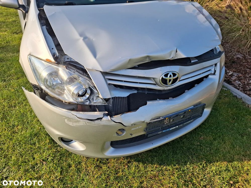 Toyota Auris 1.4 D-4D Life+ - 5