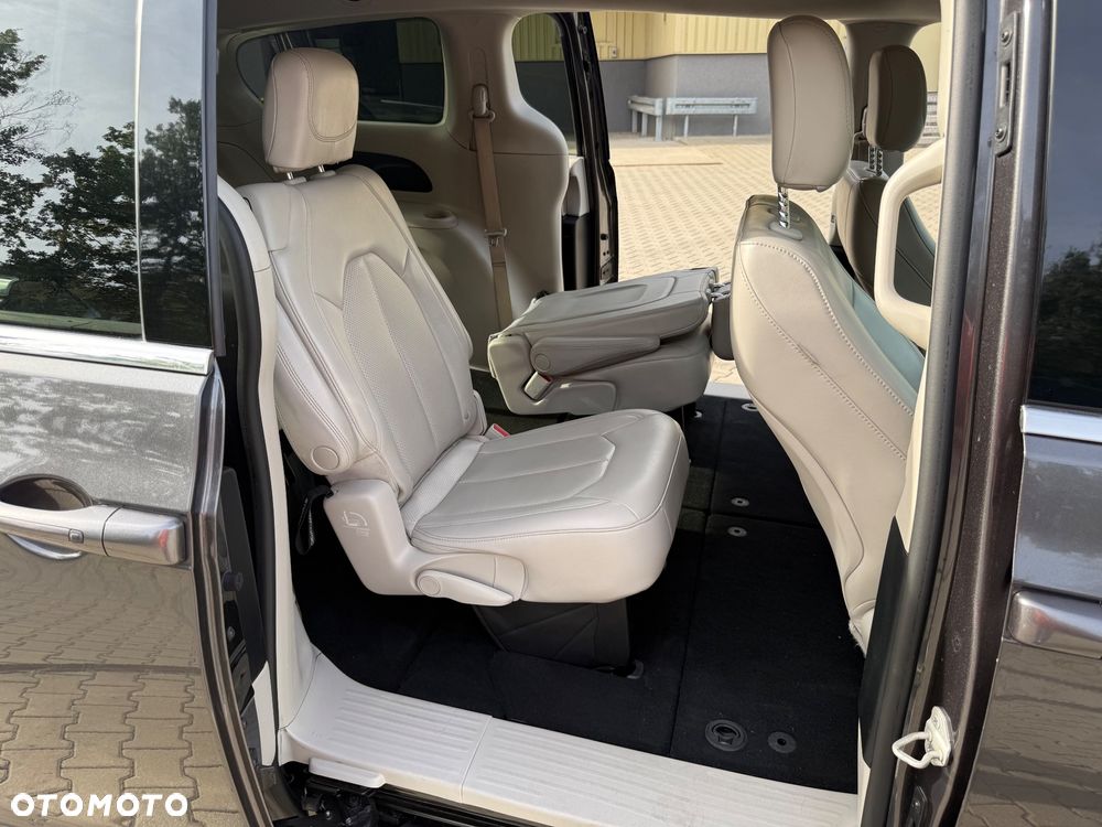 Chrysler Voyager - 23