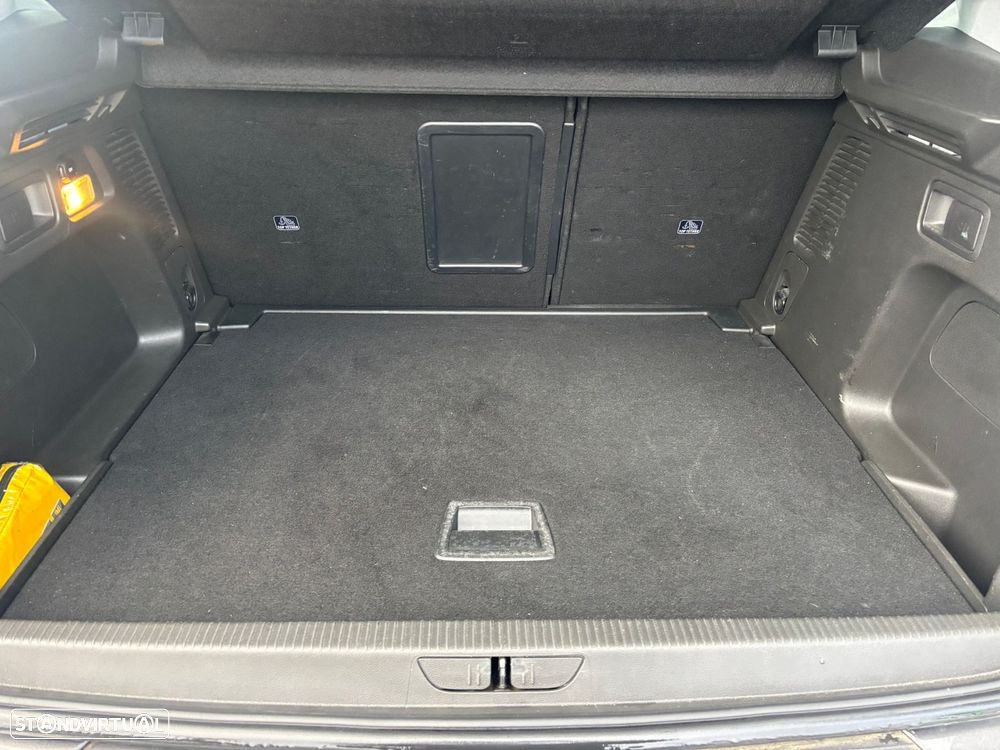 Opel Grandland X 1.2 T Design & Tech AT - 36