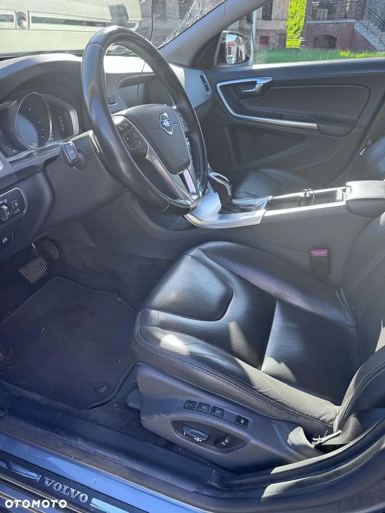 Volvo V60 Cross Country D3 Drive-E Summum - 23