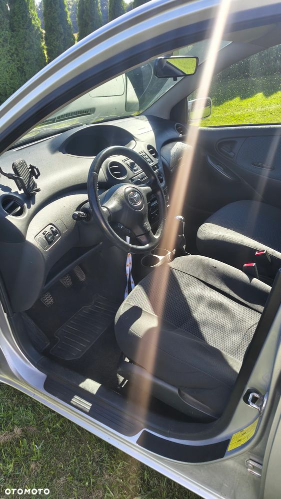 Toyota Yaris 1.3 Sol - 14