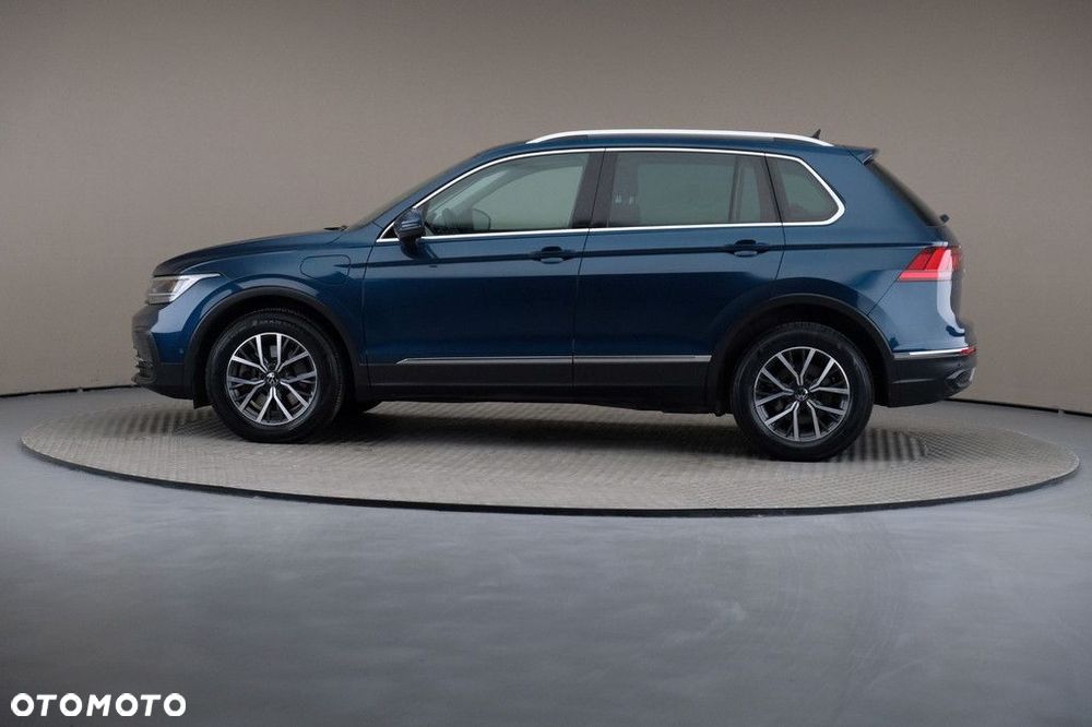 Volkswagen Tiguan - 4