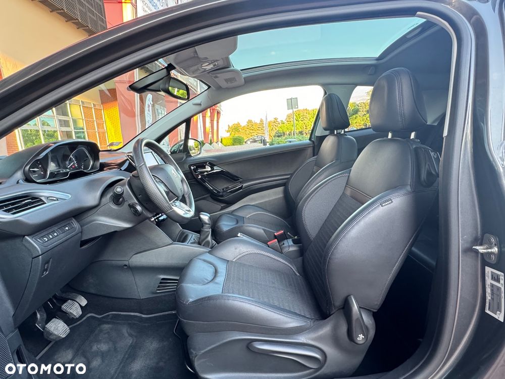 Peugeot 208 - 19