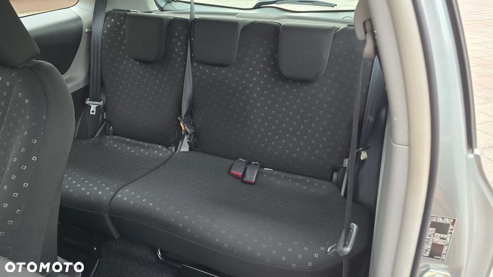Toyota Yaris - 22