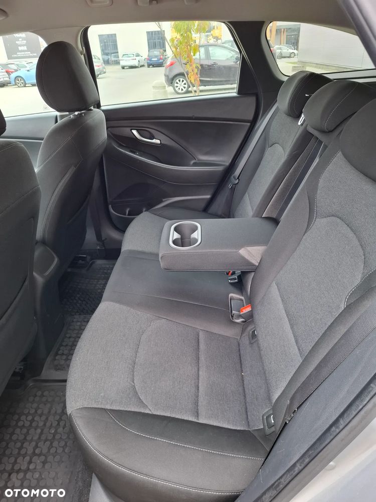 Hyundai i30 1.6 D Comfort DCT - 17