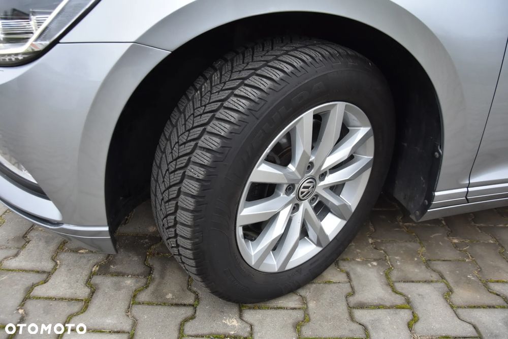 Volkswagen Passat - 14