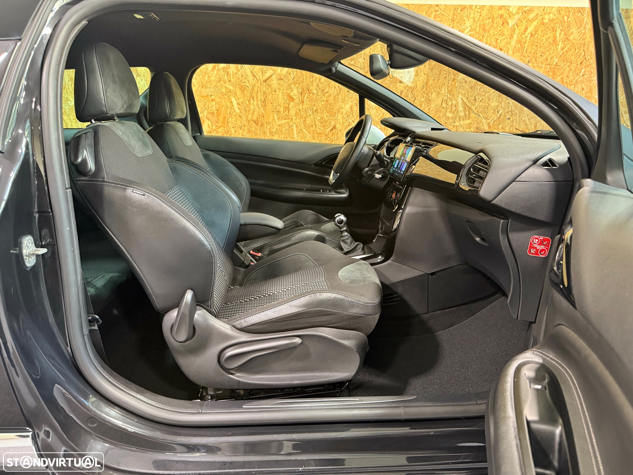 Citroën DS3 1.6 HDi Airdream Sport Chic - 20