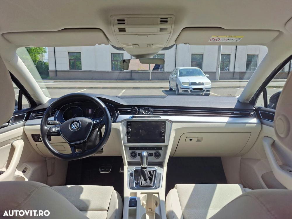 Volkswagen Passat 2.0 TDI SCR DSG Comfortline - 11