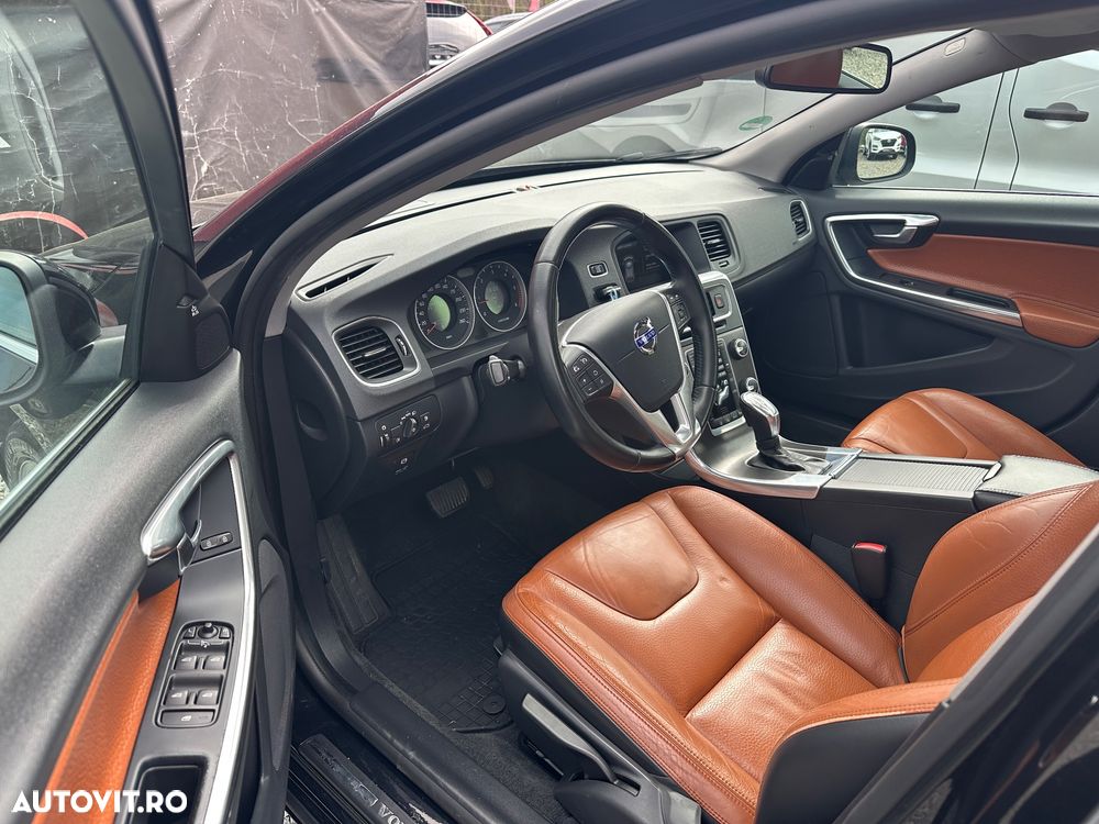 Volvo V60 D4 Geartronic Business Edition - 33