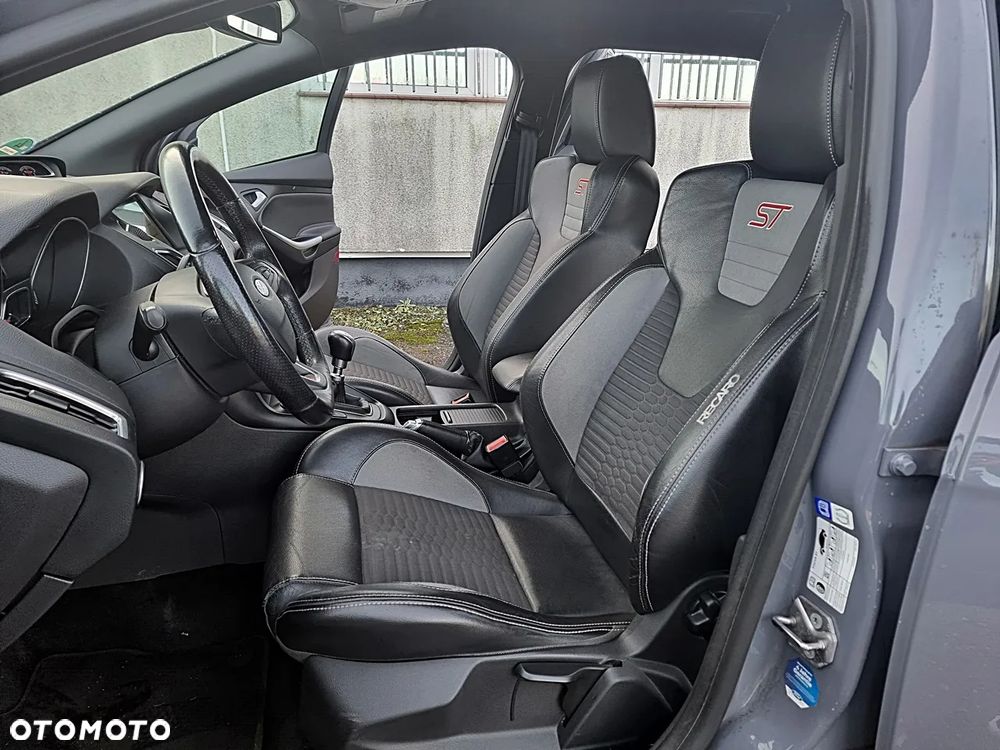 Ford Focus 2.0 TDCi ST-2 - 24