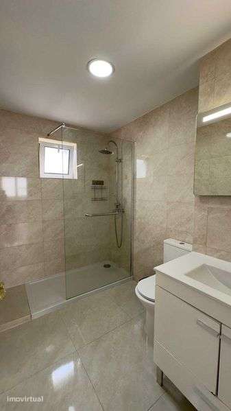 Excelente Apartamento T3 Mobilado para Arrendamento – Centro da Moita - Grande imagem: 2/6