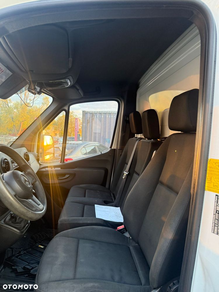Mercedes-Benz Sprinter - 10