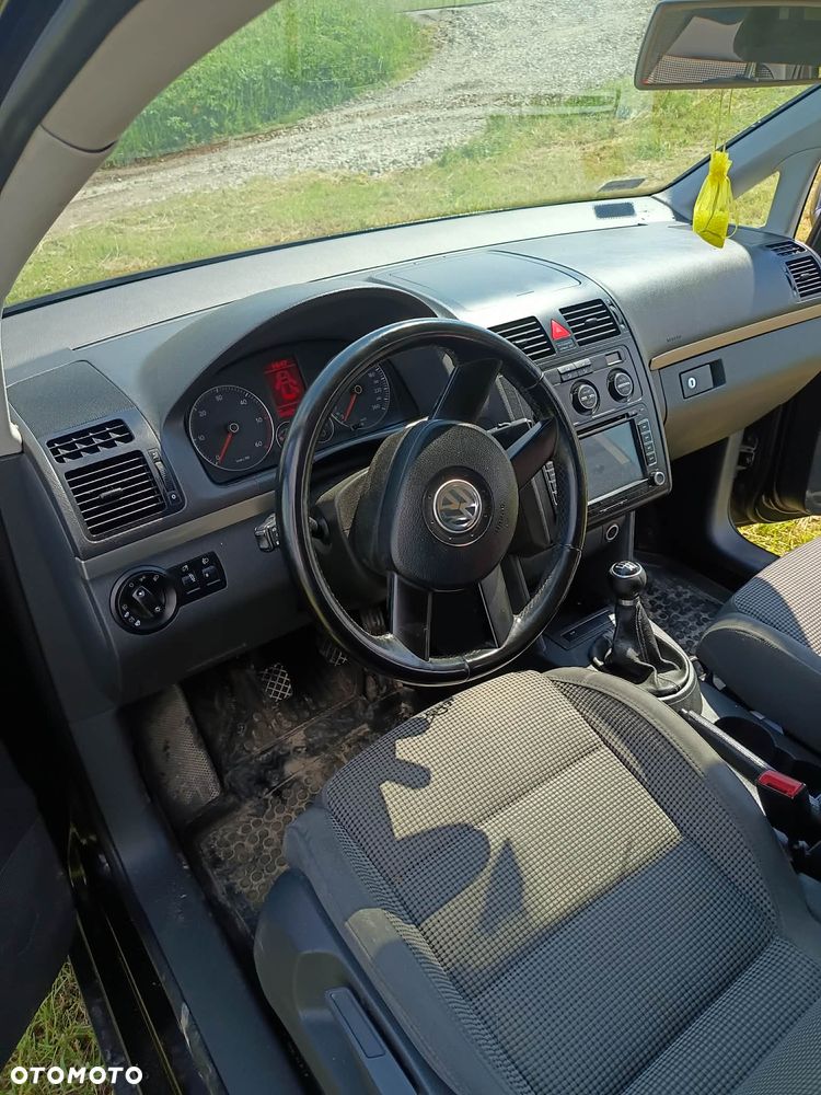 Volkswagen Touran 1.9 TDI Q-Line - 2