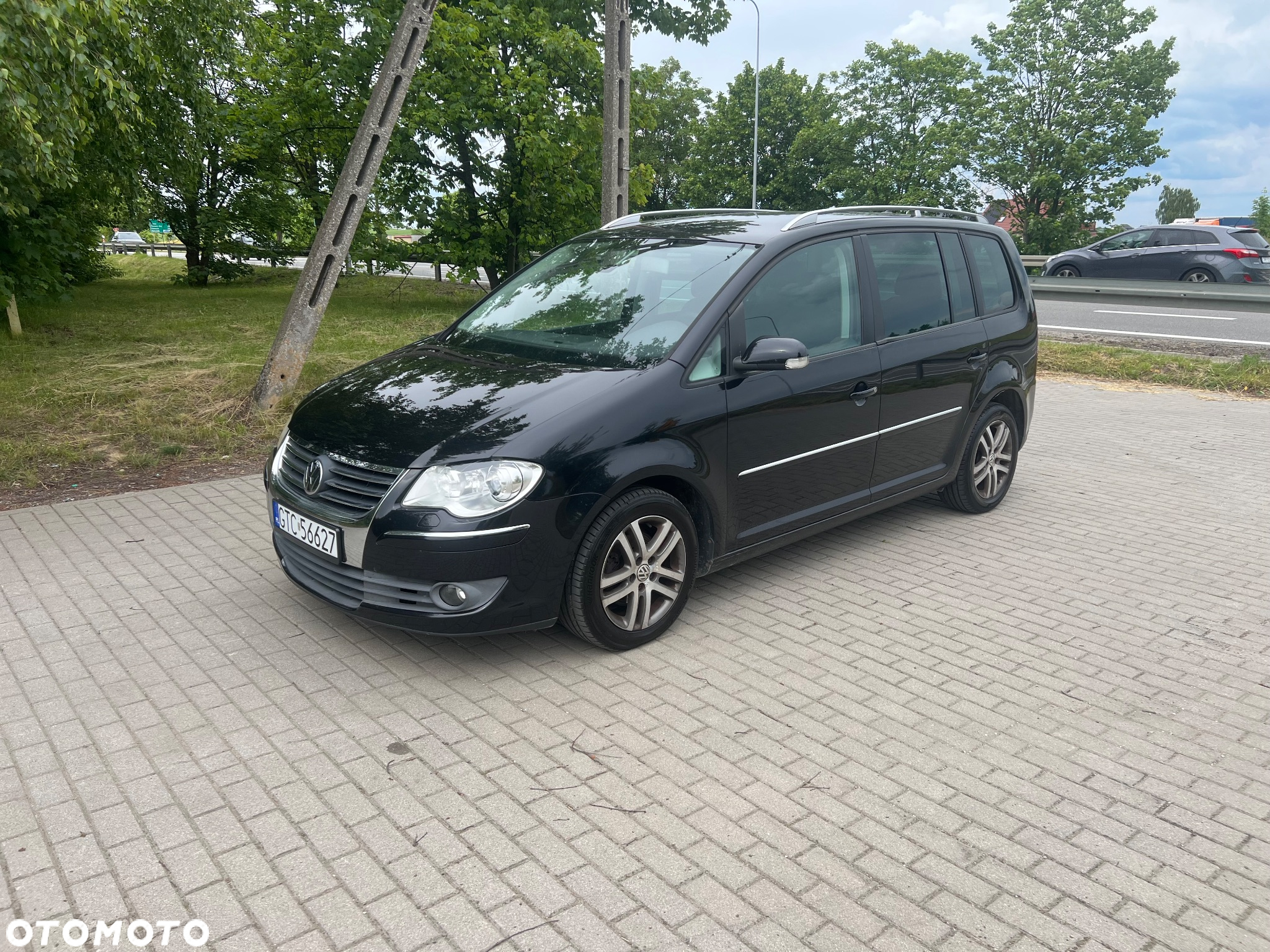 Volkswagen Touran 2.0 TDI DPF Highline - 2