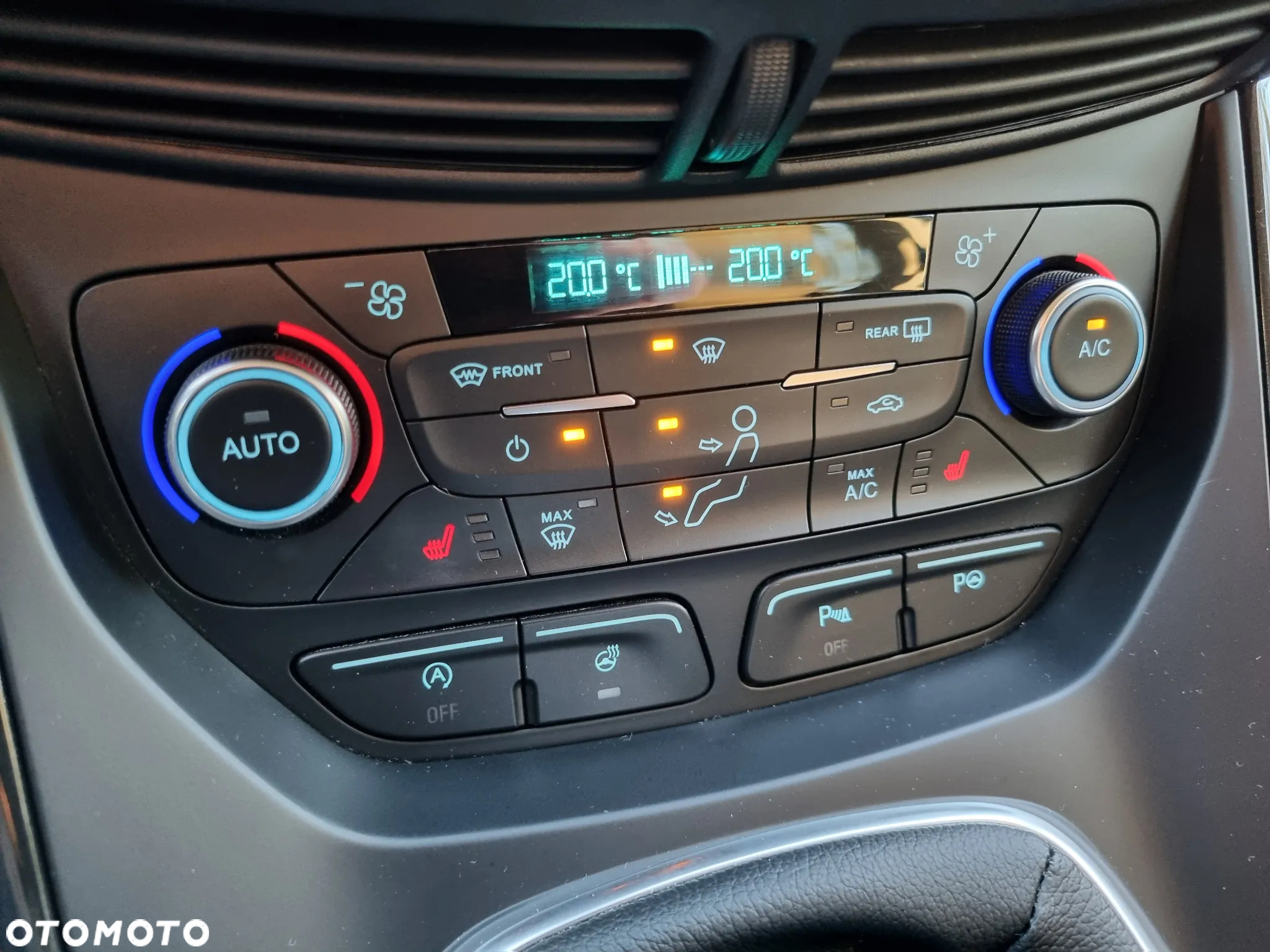 Ford Kuga 1.5 EcoBoost 2x4 Titanium - 14