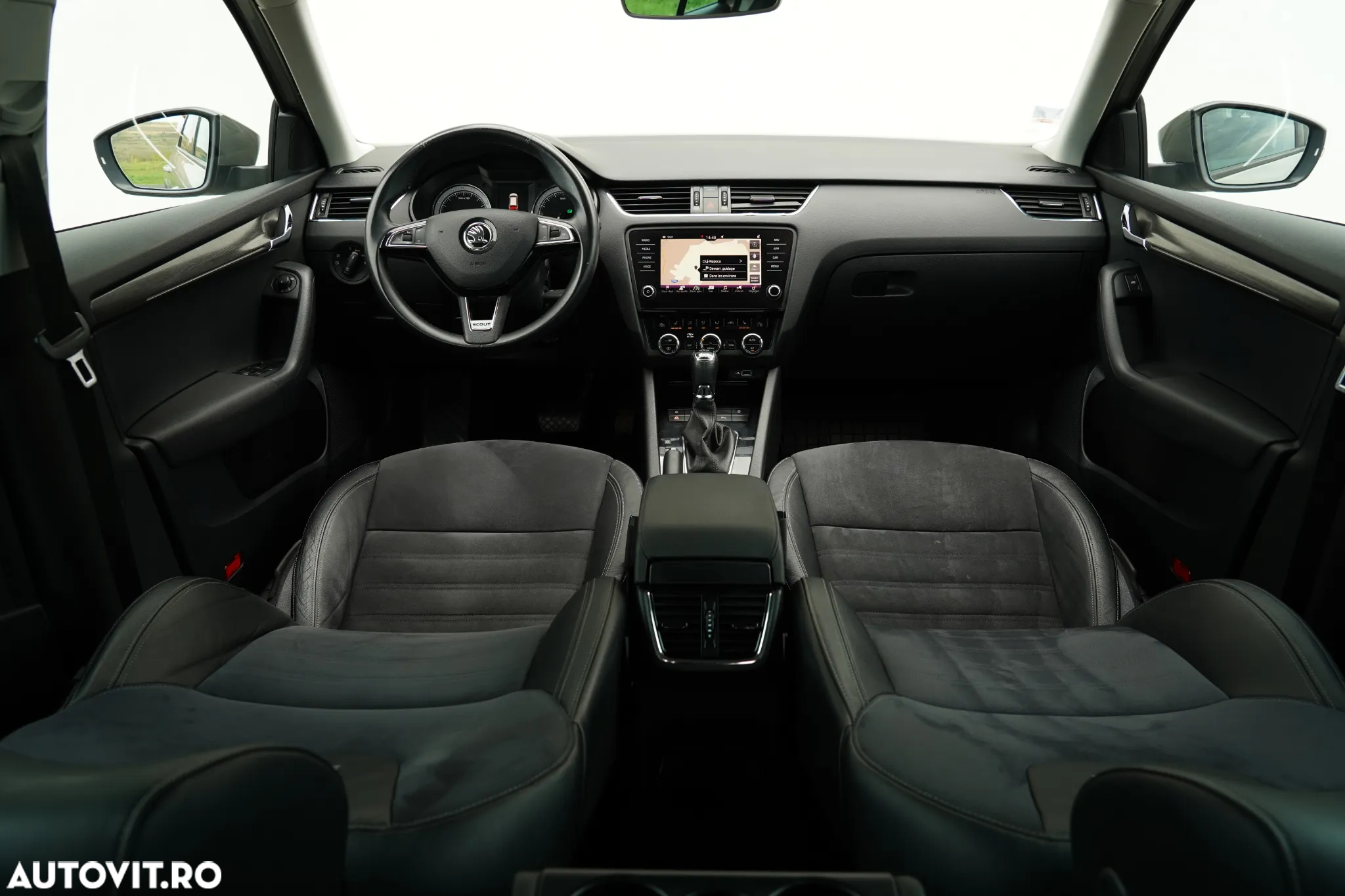 Skoda Octavia Combi 2.0 TDI 4x4 DSG Scout - 6