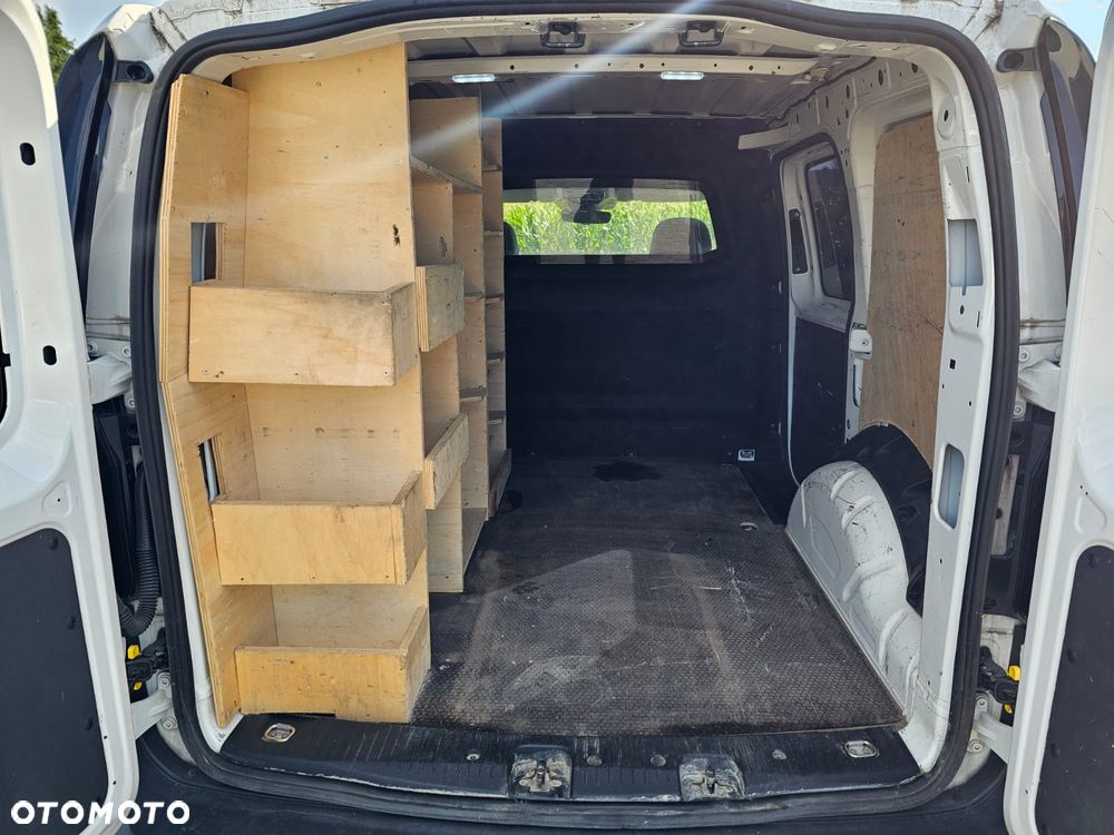 Volkswagen CADDY - 17
