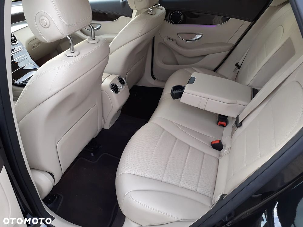 Mercedes-Benz GLC 200 4Matic 9G-TRONIC Exclusive - 22
