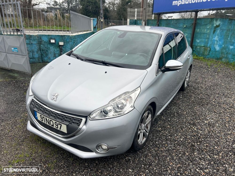 Peugeot 208 1.4 HDi Allure - 4