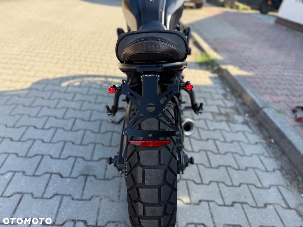 Yamaha XSR - 12