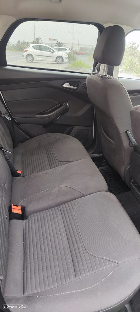 Ford Focus SW 1.0 EcoBoost Titanium - 14