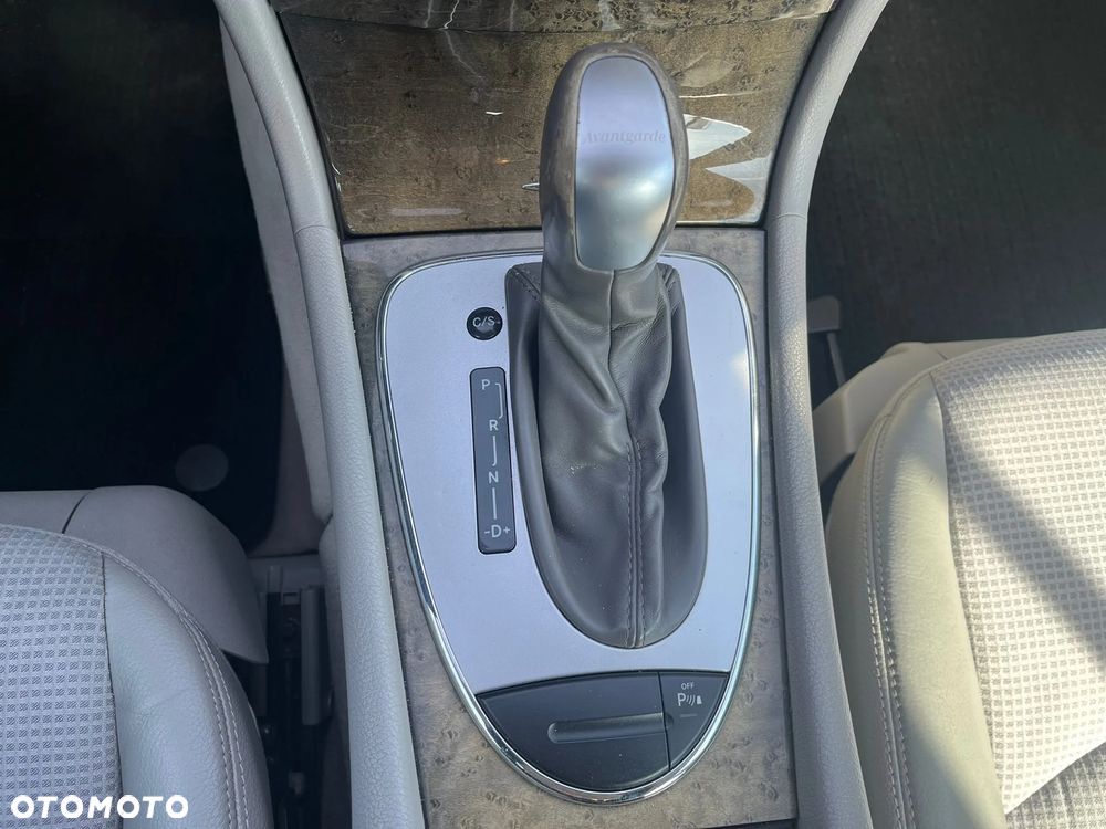 Mercedes-Benz Klasa E - 11