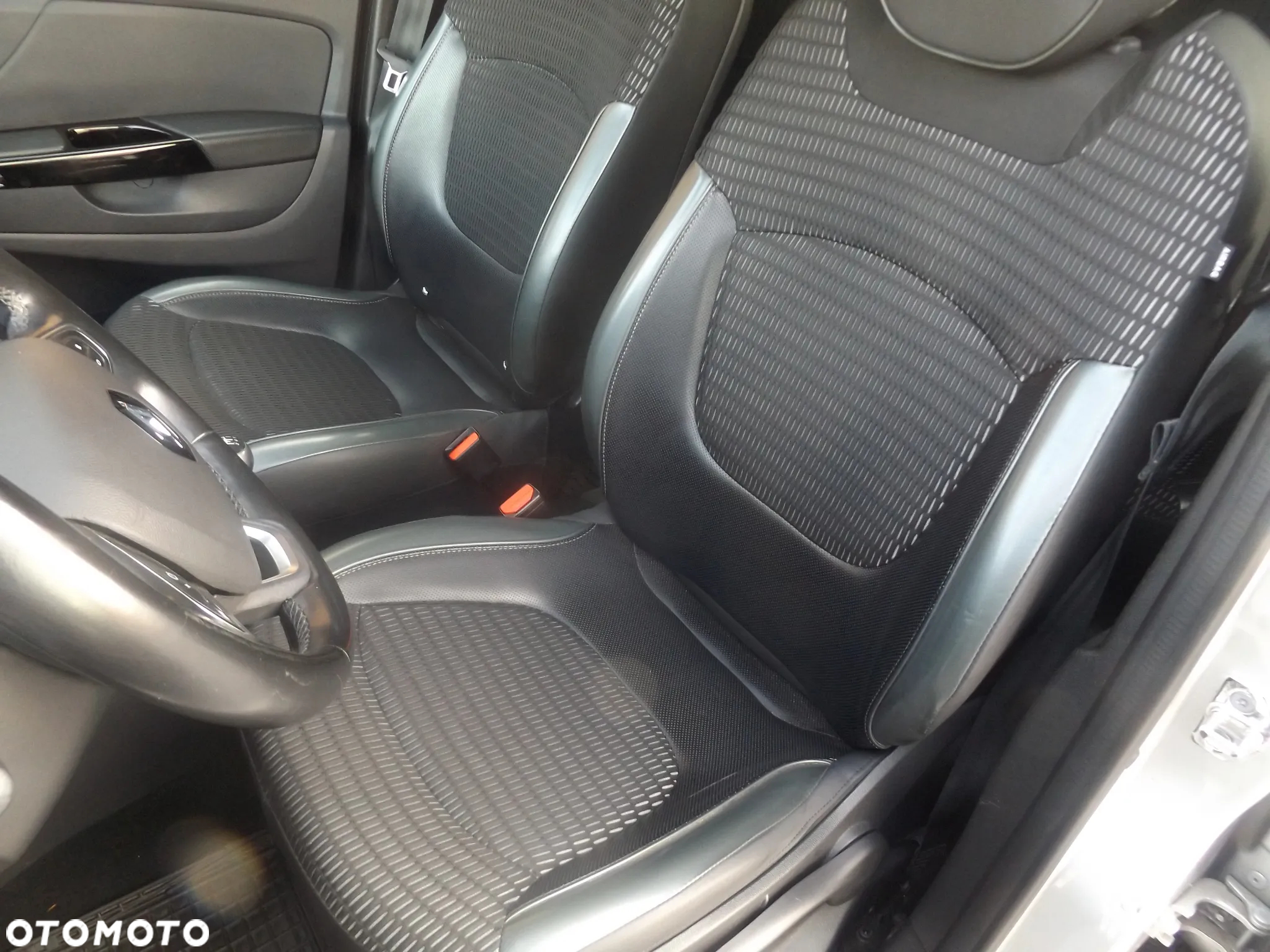 Renault Captur (ENERGY) TCe 90 INTENS - 23