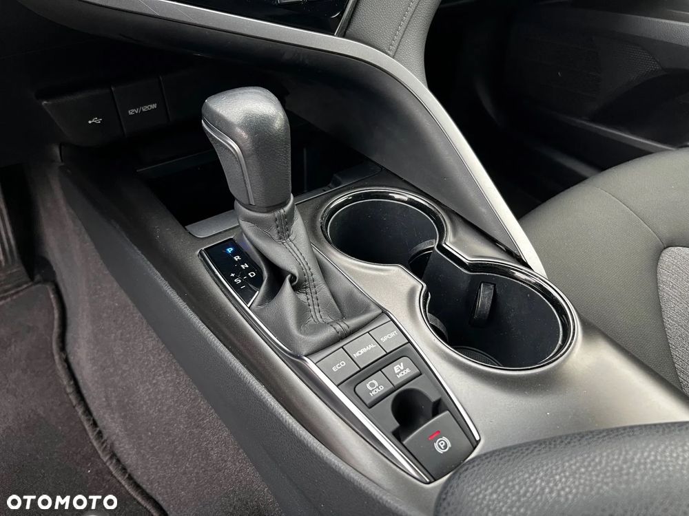 Toyota Camry 2.5 Hybrid Comfort CVT - 10