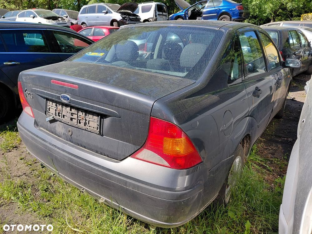 Na części: Ford Focus  Rok 2004 Pojemność 1596 Moc 74 kw Benzyna - 7