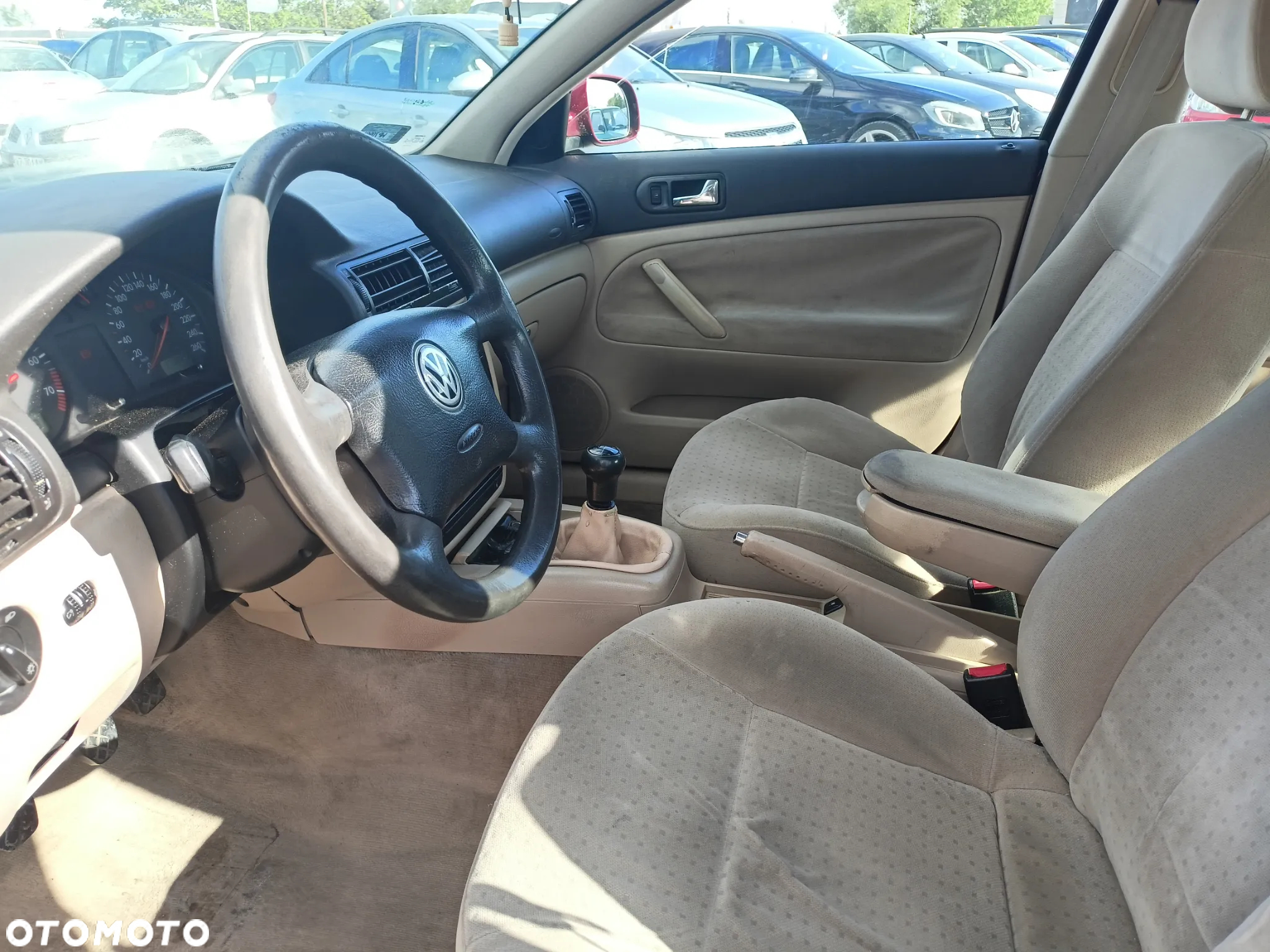 Volkswagen Passat 1.8 - 8