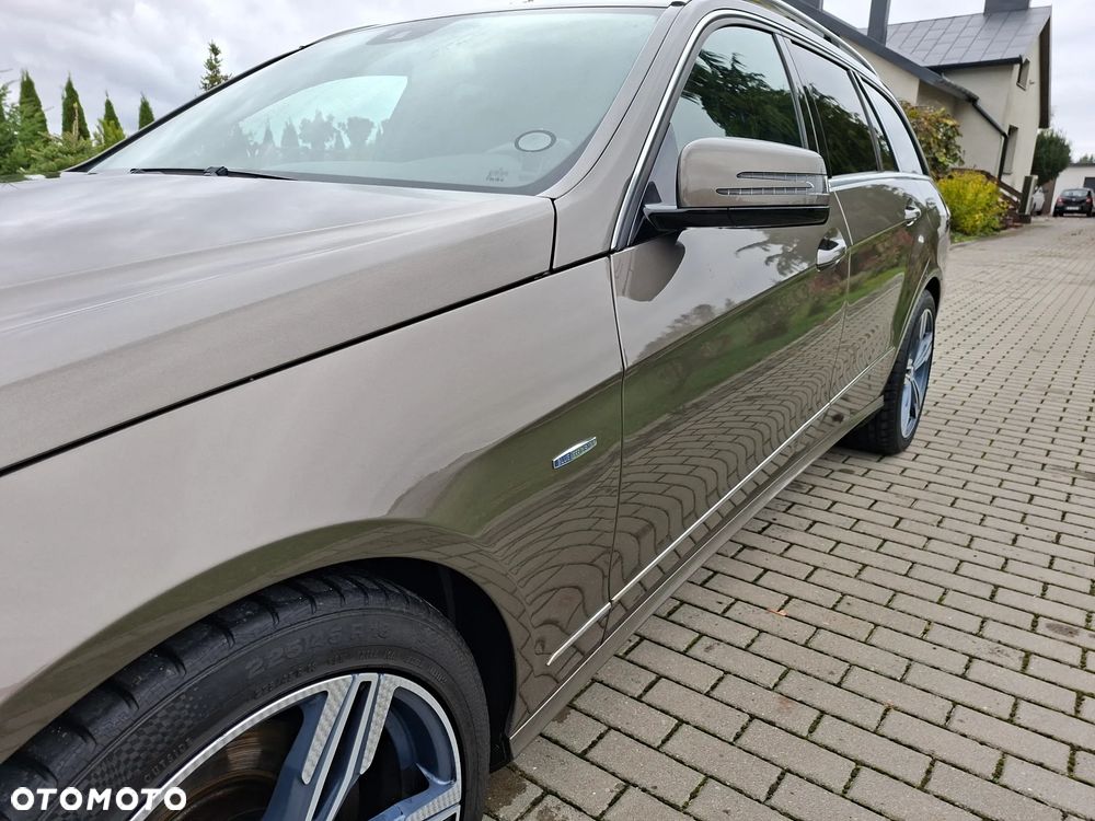 Mercedes-Benz Klasa E 250 T CDI DPF BlueEFFICIENCY Automatik Avantgarde - 12