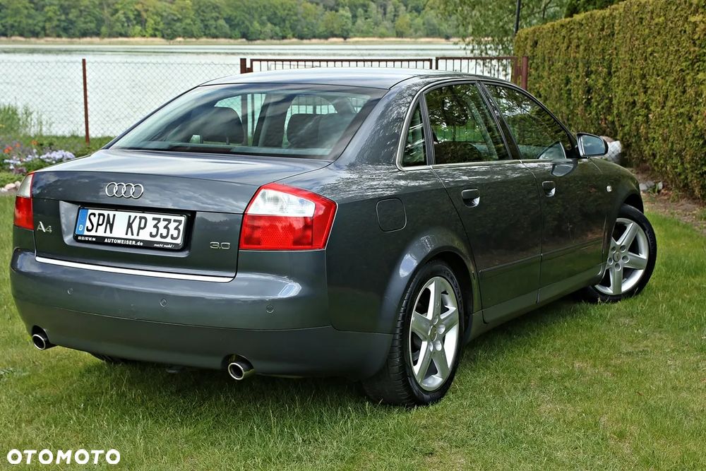 Audi A4 Limousine - 15