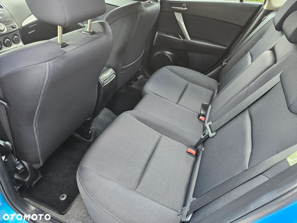Mazda 3 1.6 Active + - 15
