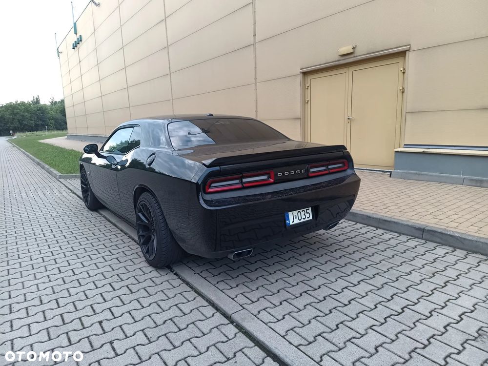 Dodge Challenger - 18