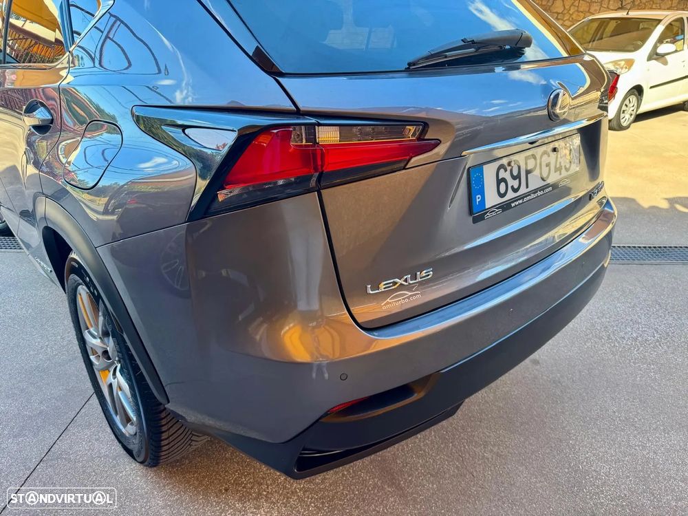 Lexus NX 300h Executive - 7