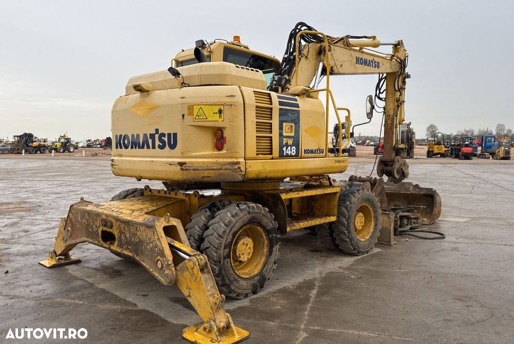Komatsu PW148-8 Excavator pe Roti - 3