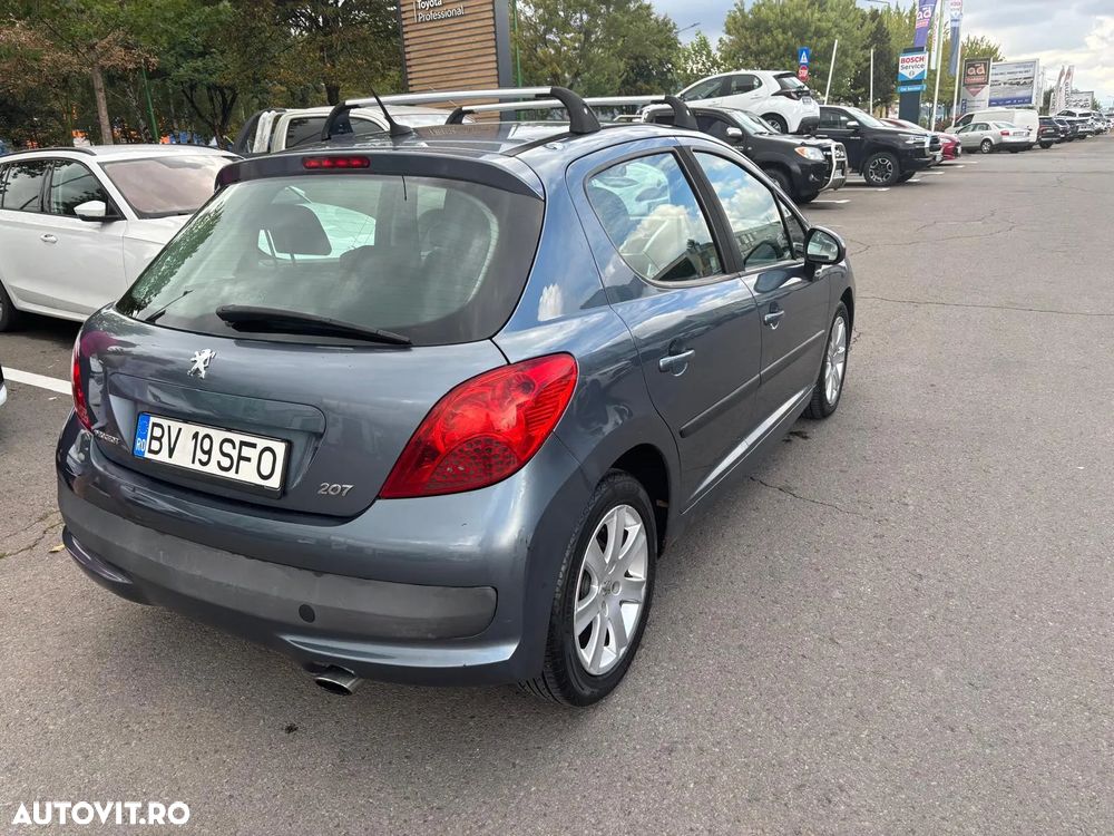 Peugeot 207 1.6HDI Premium - 6
