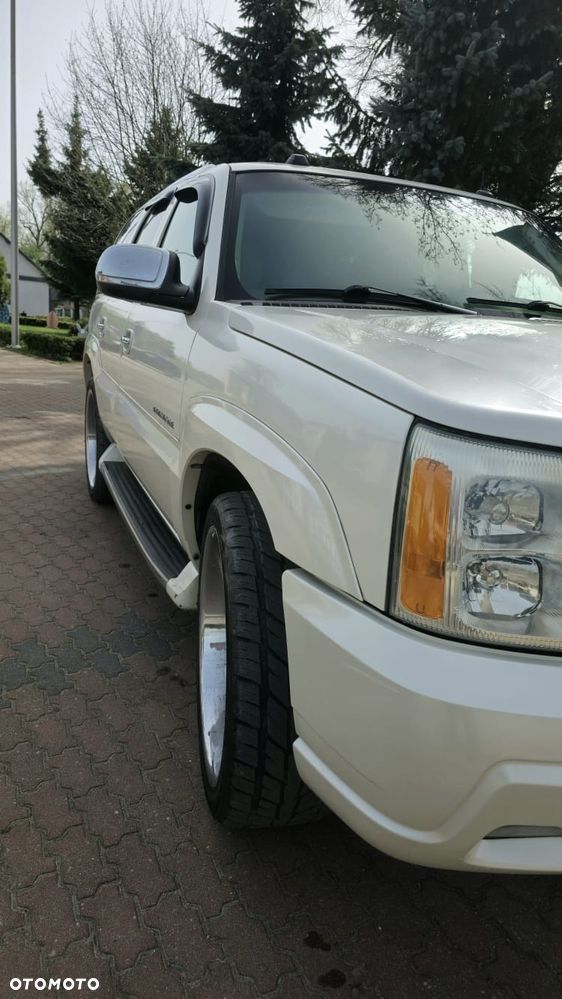 Cadillac Escalade - 6