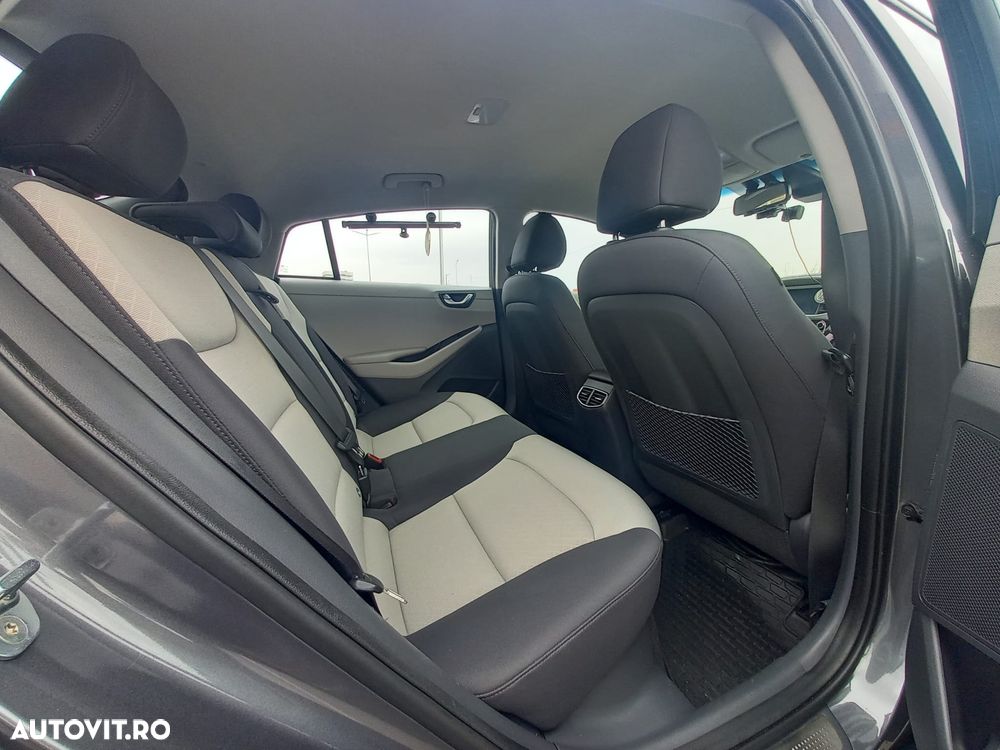 Hyundai IONIQ - 9