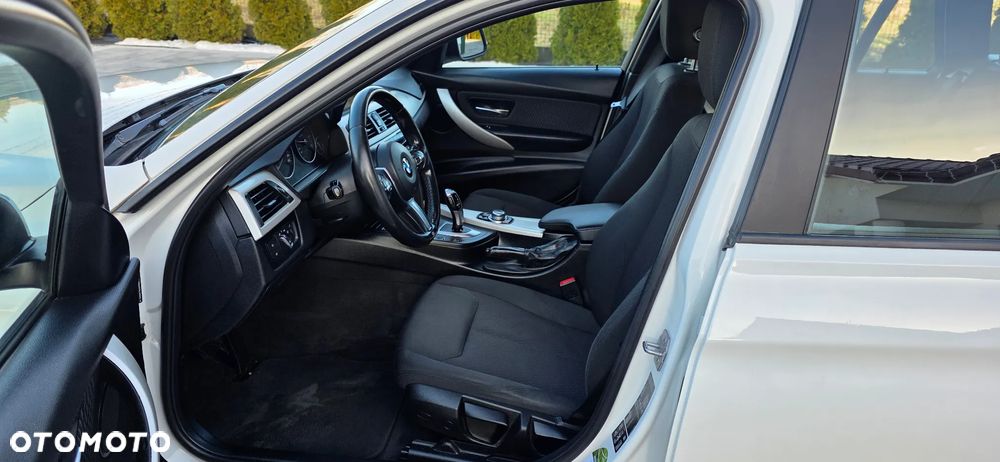 BMW Seria 3 320d xDrive Sport Line - 10