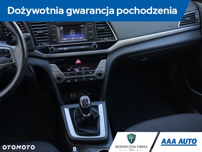 Hyundai Elantra - 9