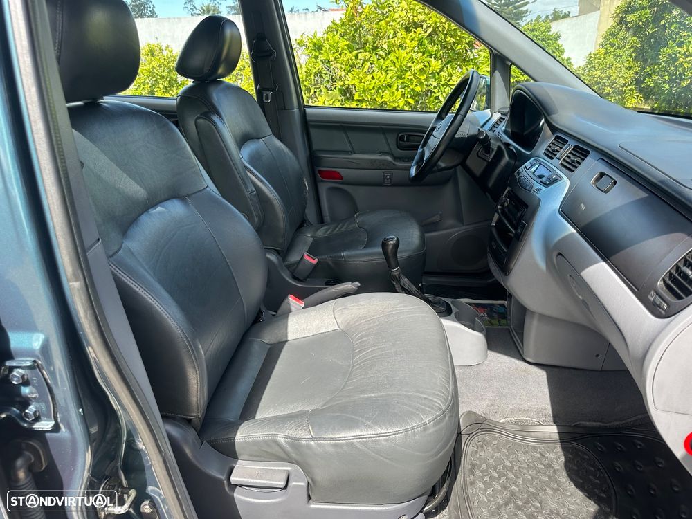 Hyundai Trajet 2.0 CRDi GLS - 24