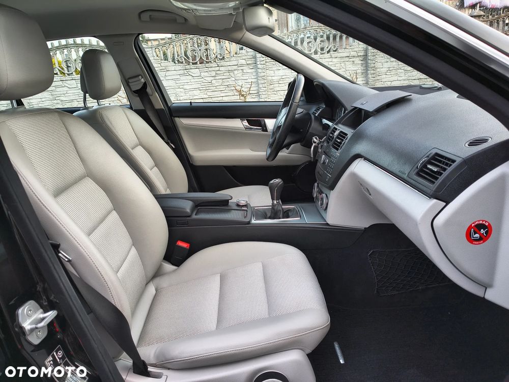 Mercedes-Benz Klasa C 180 Kompressor BlueEFFICIENCY Avantgarde - 9