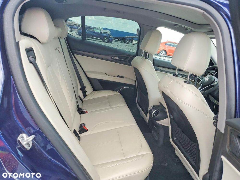 Alfa Romeo Stelvio 2.0 Turbo TI Q4 - 12