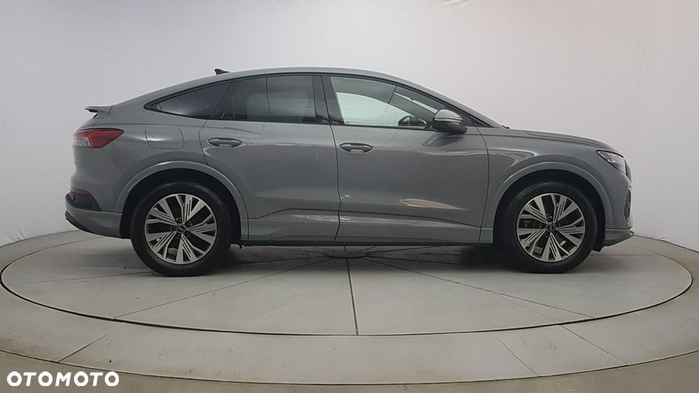 Audi Q4 e-tron - 8