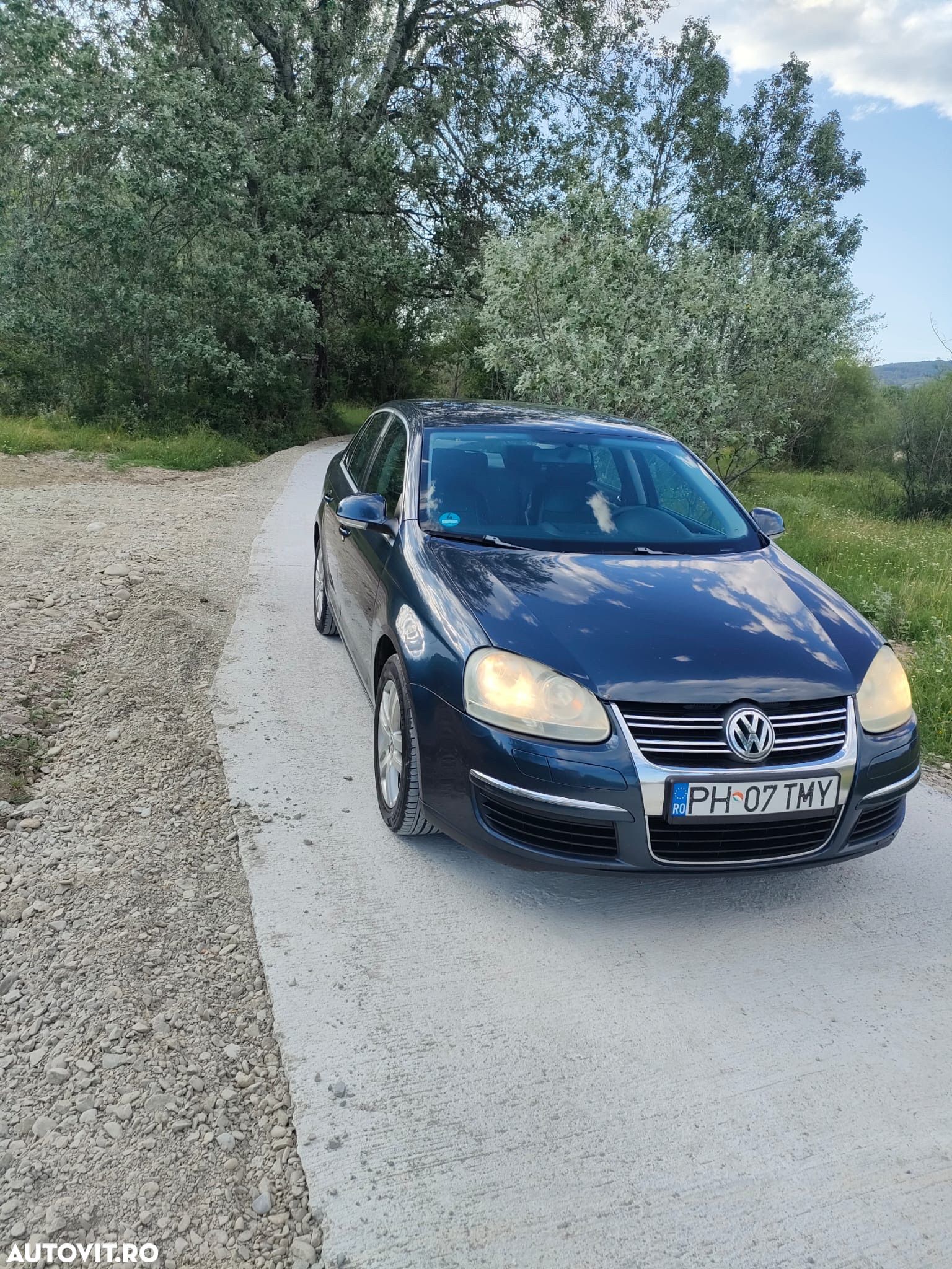 Volkswagen Jetta 1.9 TDI Comfortline - 1